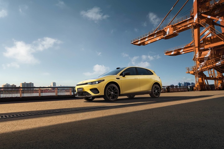 预售 10.58 万元的 Lafa 5，是零跑心中的「白月光」