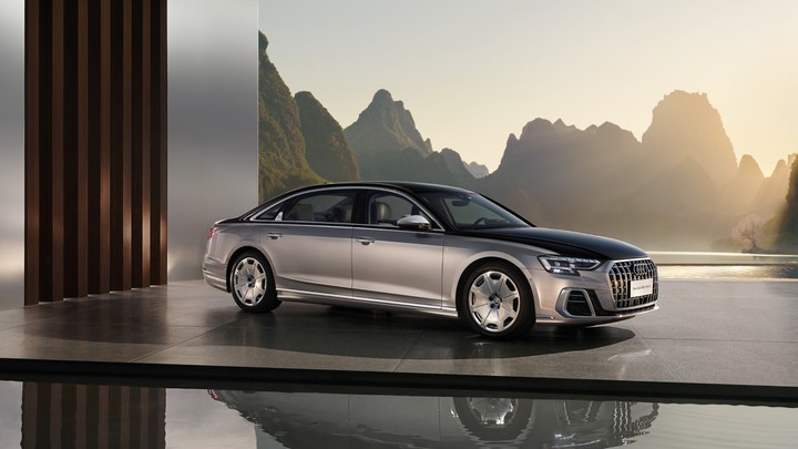 零百加速5.8秒，奥迪Q9携双版本登场，正面硬刚宝马X7、奔驰GLS