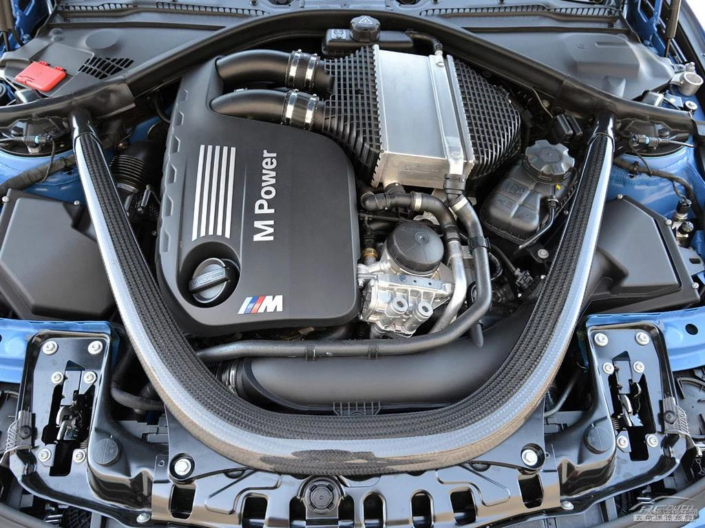 宝马M3旅行版发动机.webp