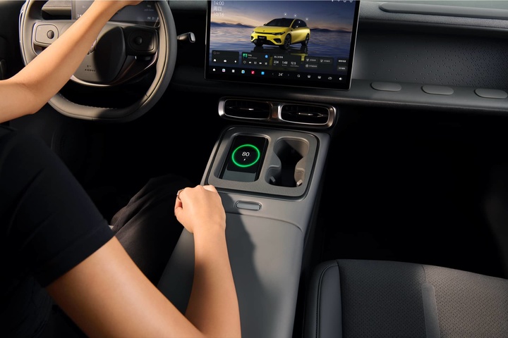 预售 10.58 万元的 Lafa 5，是零跑心中的「白月光」