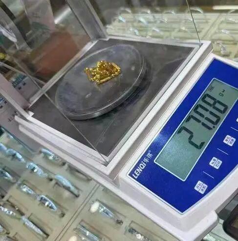 金饰以旧换新亏近万！上海两女子遇套路，9 克金 “凭空消失”