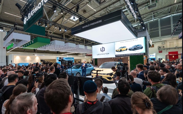 预售 10.58 万元的 Lafa 5，是零跑心中的「白月光」