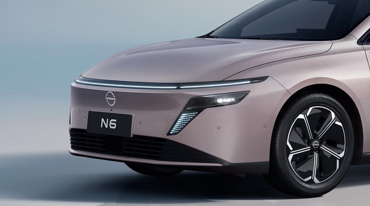 10.99 万起硬刚秦 PLUS！日产 N6 携 180km 长续航杀入插混红海