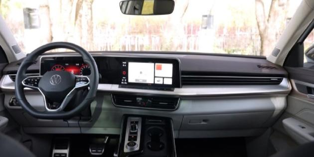 新款揽巡内饰 悬浮中控屏