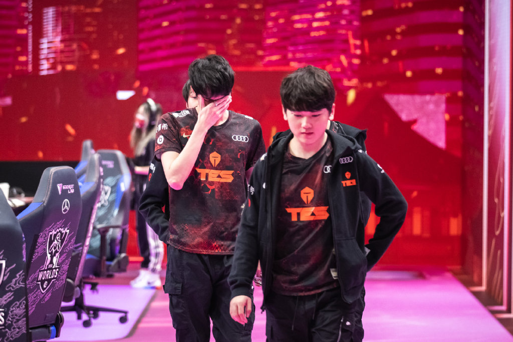 T1战队赛后庆祝