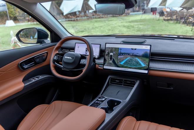 9.29万起售的AI座驾!第五代瑞虎8携2825mm轴距杀进SUV市场