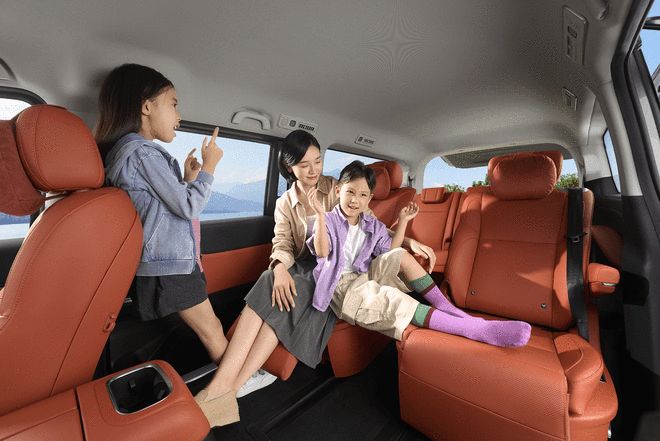 1420km续航16.98万起售 锐胜M8要改写MPV市场规则