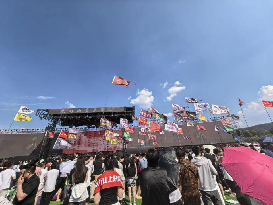 逃离北上广的音乐节，在县城“野性重生”