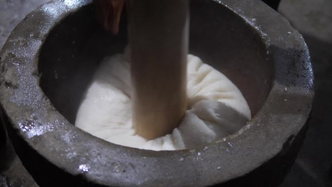 诸暨网红"麻糍奶奶"遇车祸去世，现场麻糍散落，百万网友泪崩：骂过她，更疼她