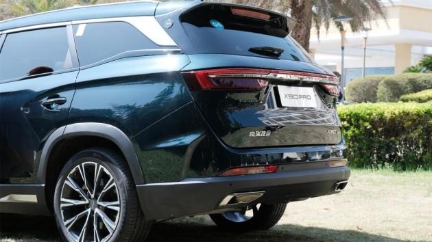 捷途X90 PRO贯穿尾灯