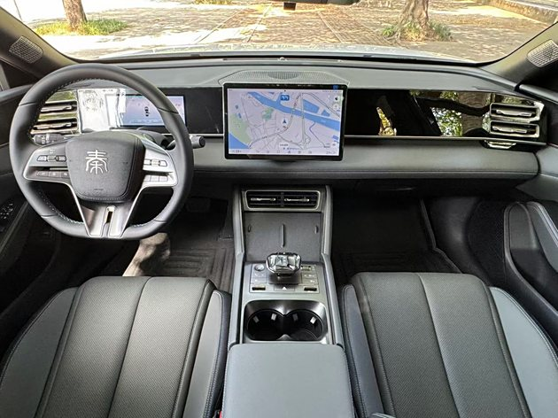 比亚迪秦L DM-i内饰