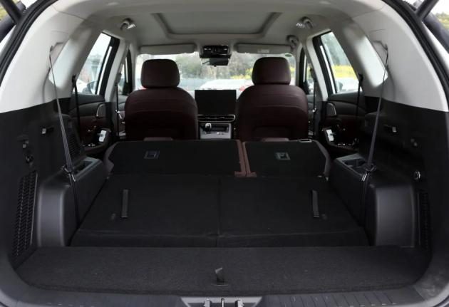 捷途X90 PRO 7座布局