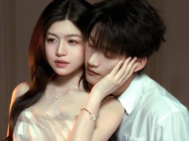 离婚的陈妍希，终于过上好日子