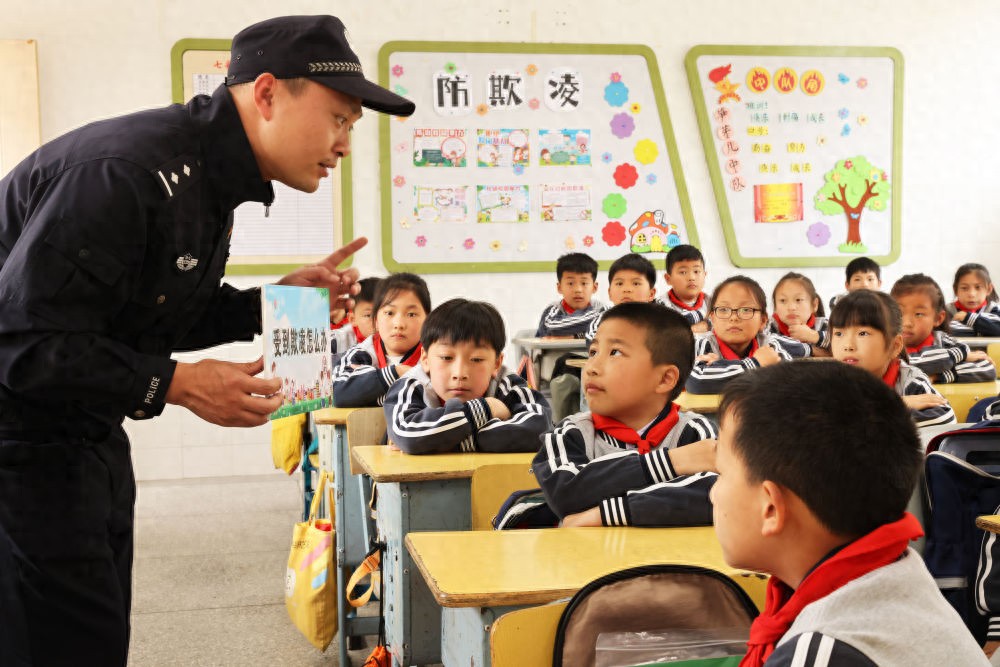 “他还是个孩子” 不再是挡箭牌,未成年人违法惩戒边界明晰的法治进步