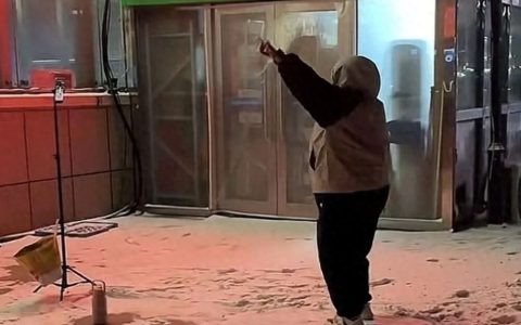 dbf3c45031544faea8efbaa561772c70~tplv-tt-origin-web:gif