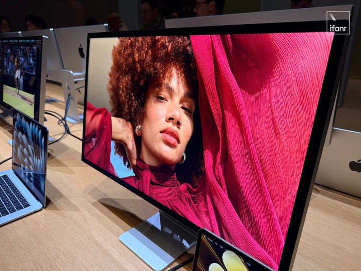 Mac 新品现场上手：Pro 很强，Air 很香，显示器又大又亮