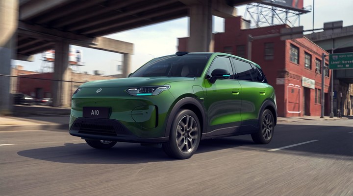 不讲武德！零跑 A10 集齐 800 V、激光雷达和「车位到车位」，只要 6.58 万元起