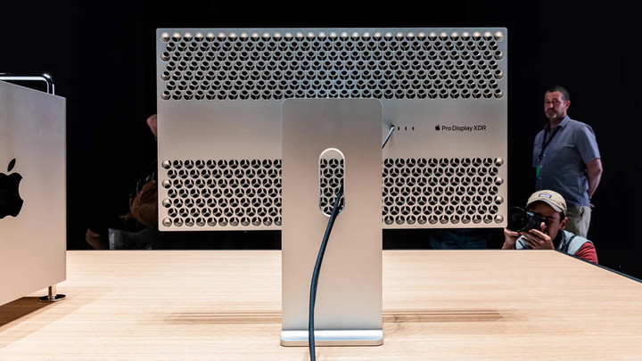 Mac 新品现场上手：Pro 很强，Air 很香，显示器又大又亮